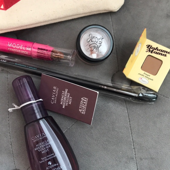 Ipsy Bag and Makeup Selection! - Picture 2 of 4